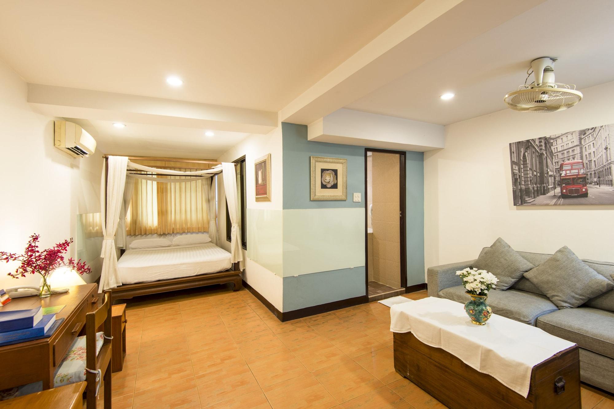 Hotel The House 3*